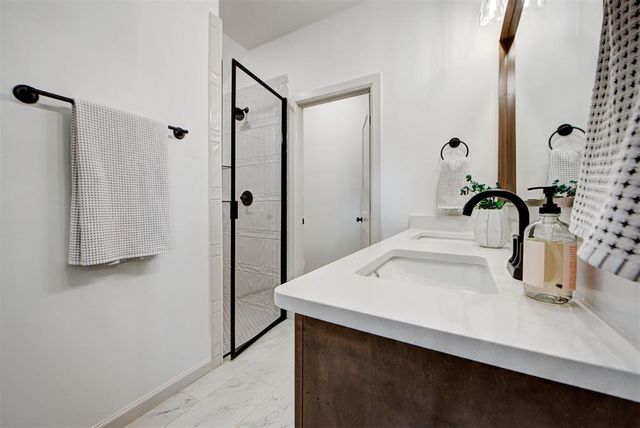 4832 Sand Lily Lane, Edmond, OK 73034