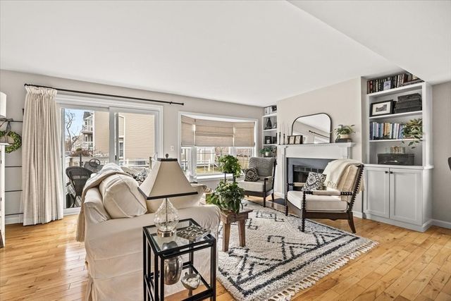 1316 Carriage Ln 1316, Taunton, MA 02780