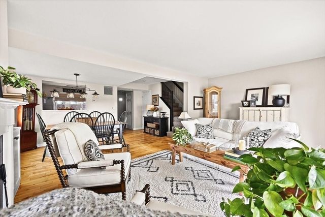 1316 Carriage Ln 1316, Taunton, MA 02780