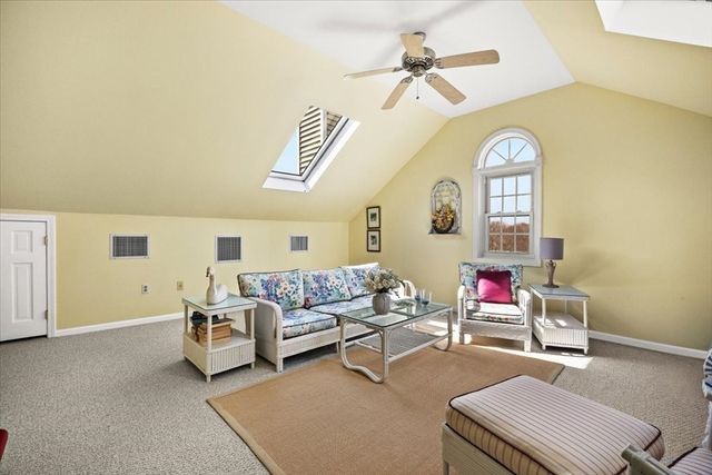 1316 Carriage Ln 1316, Taunton, MA 02780