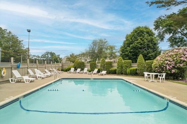 1316 Carriage Ln 1316, Taunton, MA 02780