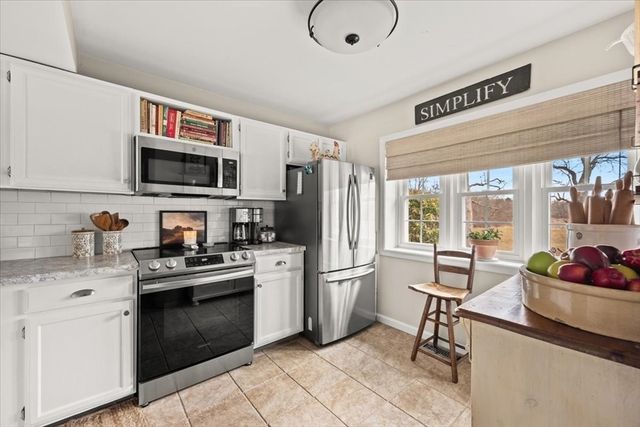 1316 Carriage Ln 1316, Taunton, MA 02780
