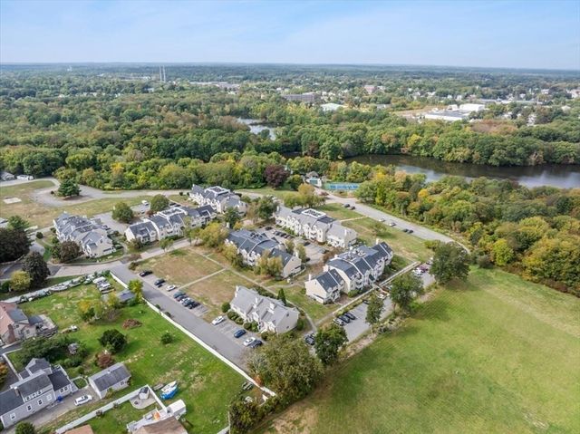 1316 Carriage Ln 1316, Taunton, MA 02780