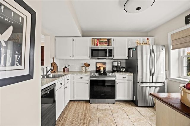 1316 Carriage Ln 1316, Taunton, MA 02780