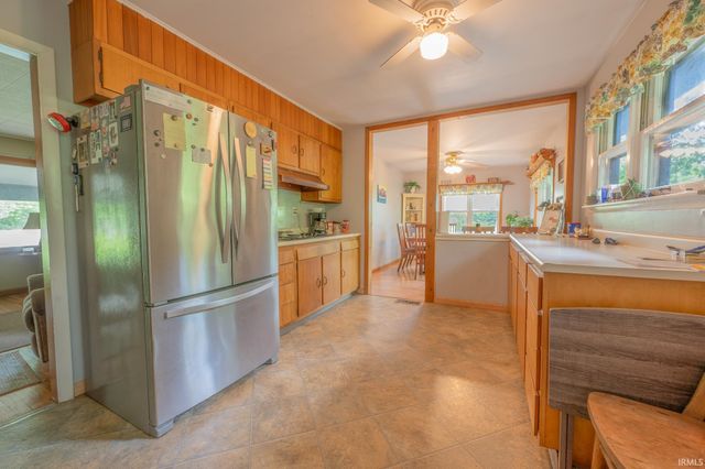 330 E 10th Street, Jonesboro, IN 46938