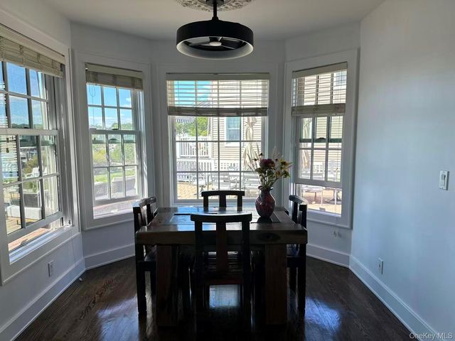 1 E Lincoln Avenue, Massapequa, NY 11758
