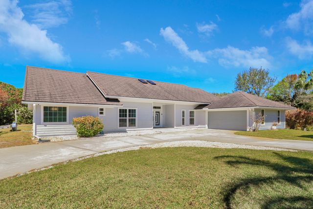 815 NE Stokes Terrace, Jensen Beach, FL 34957