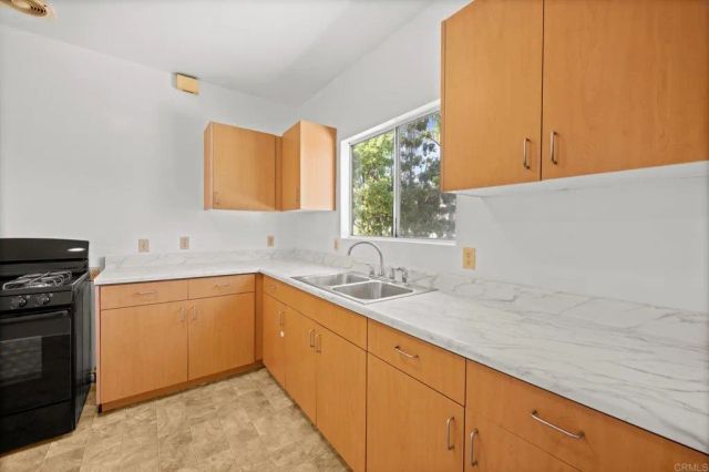 3813 Birch Street, San Diego, CA 92113