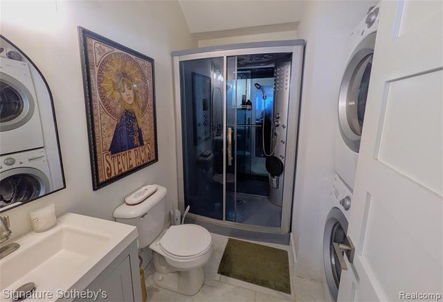 2059 Columbia Road, Berkley, MI 48072