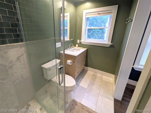 2059 Columbia Road, Berkley, MI 48072