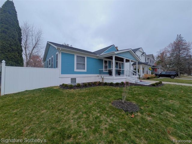 2059 Columbia Road, Berkley, MI 48072