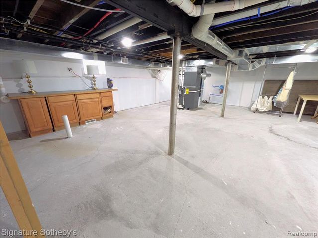 2059 Columbia Road, Berkley, MI 48072