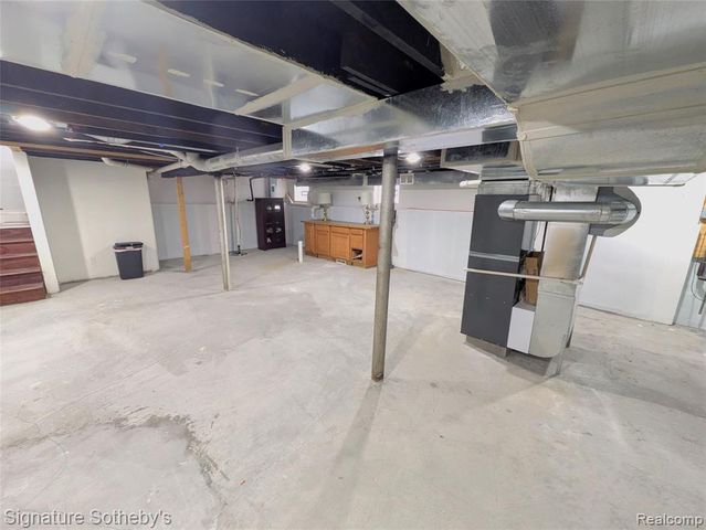 2059 Columbia Road, Berkley, MI 48072