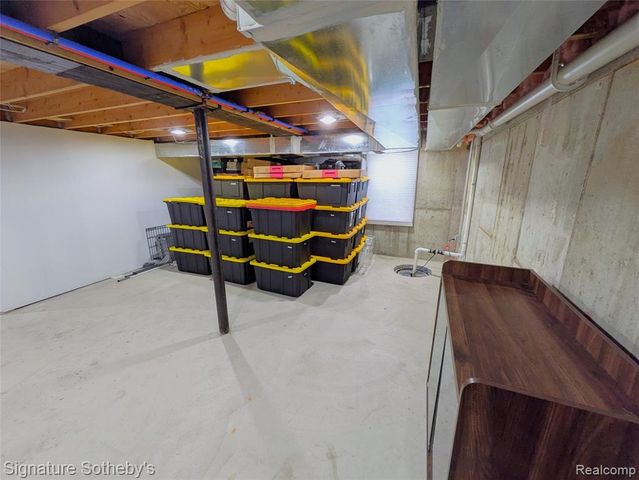 2059 Columbia Road, Berkley, MI 48072