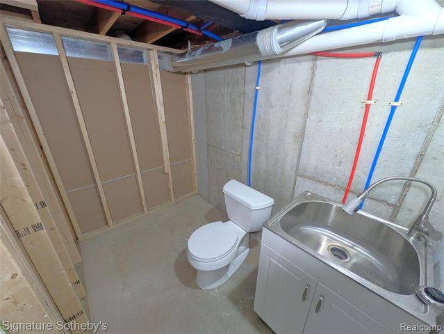 2059 Columbia Road, Berkley, MI 48072