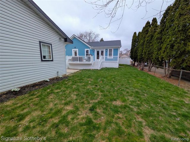 2059 Columbia Road, Berkley, MI 48072