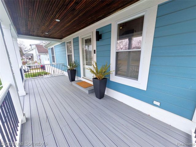 2059 Columbia Road, Berkley, MI 48072