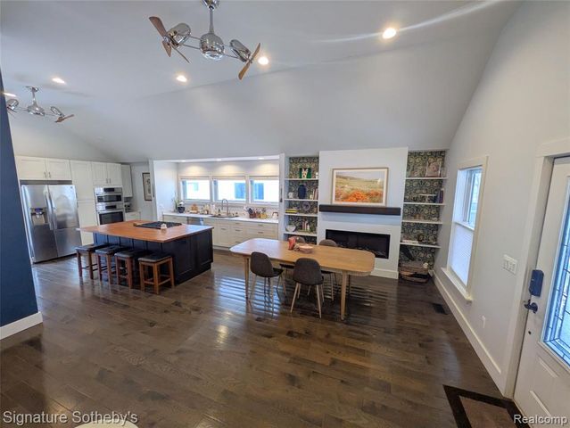 2059 Columbia Road, Berkley, MI 48072