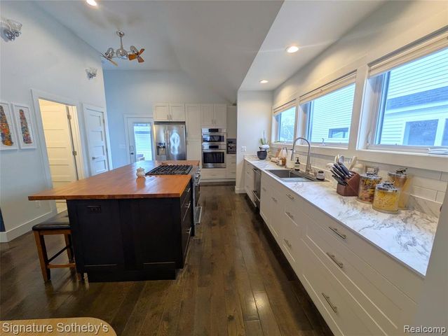 2059 Columbia Road, Berkley, MI 48072