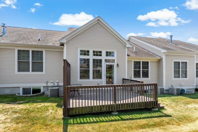 45 Grey Hawk Dr 578, Mashpee, MA 02649