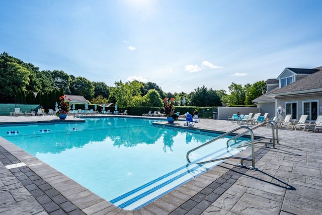 45 Grey Hawk Dr 578, Mashpee, MA 02649