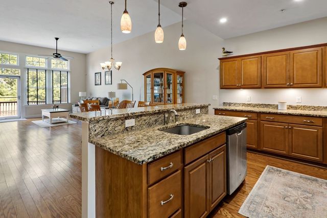 45 Grey Hawk Dr 578, Mashpee, MA 02649