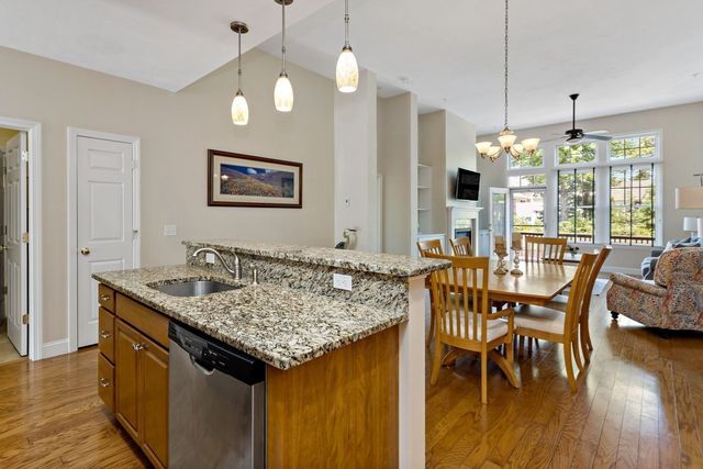 45 Grey Hawk Dr 578, Mashpee, MA 02649