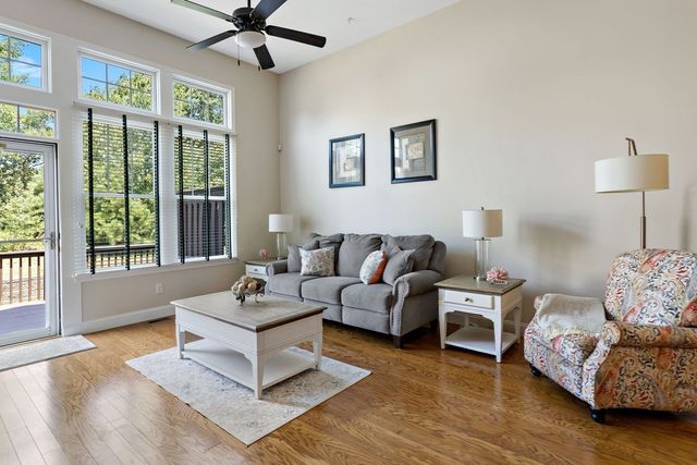 45 Grey Hawk Dr 578, Mashpee, MA 02649