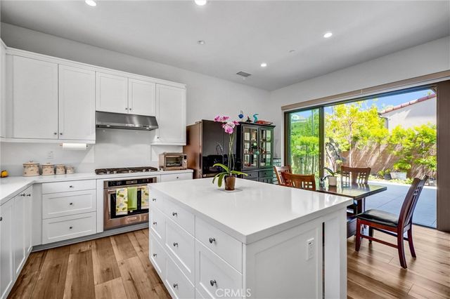 151 Winnett, Irvine, CA 92602