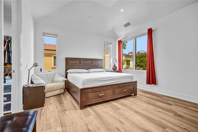 151 Winnett, Irvine, CA 92602