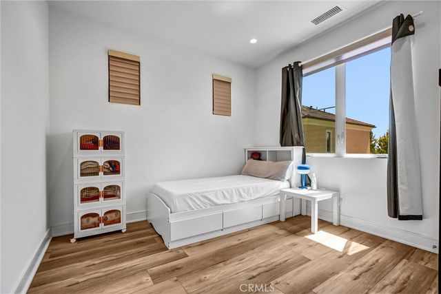 151 Winnett, Irvine, CA 92602