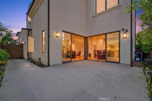 151 Winnett, Irvine, CA 92602