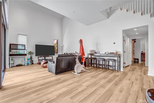 151 Winnett, Irvine, CA 92602