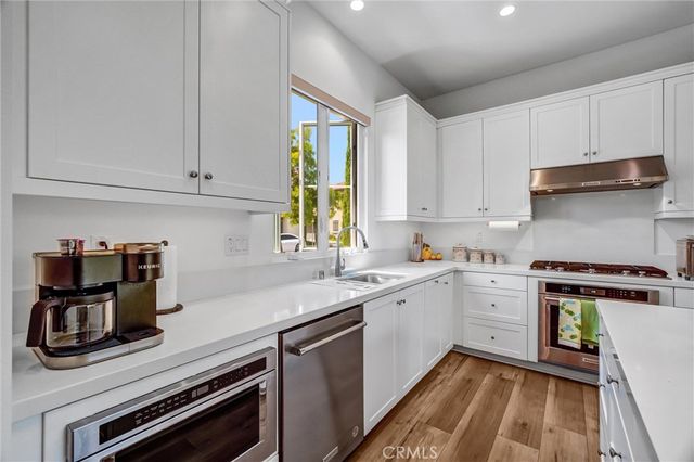151 Winnett, Irvine, CA 92602
