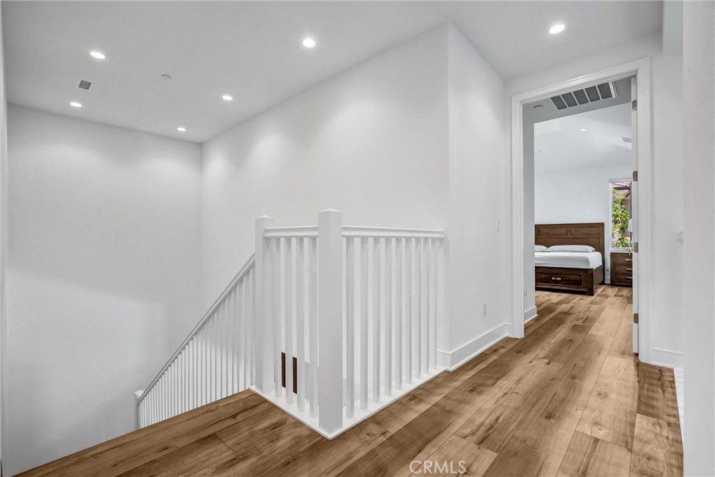 Image 13 of property listing at 151 Winnett, Irvine, CA 92602