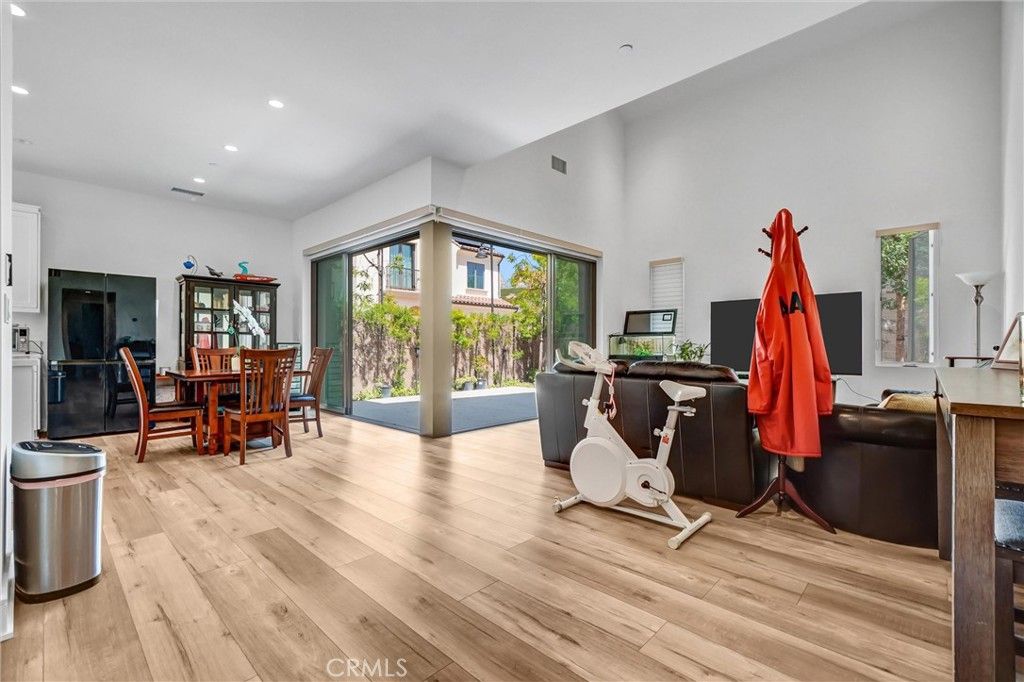 Image 6 of property listing at 151 Winnett, Irvine, CA 92602
