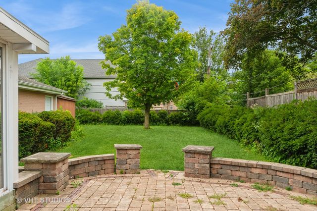 532 Warren Road, Glenview, IL 60025