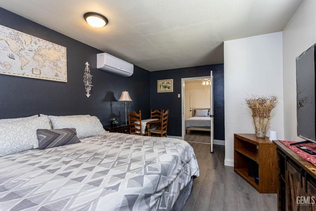 1100 Glade Street, Bakersfield, CA 93308