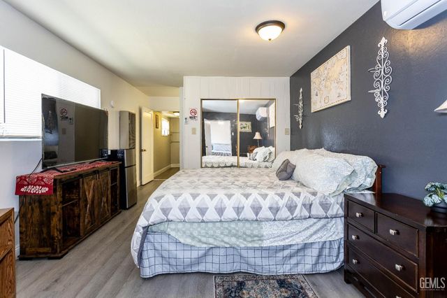 1100 Glade Street, Bakersfield, CA 93308