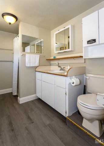 1100 Glade Street, Bakersfield, CA 93308