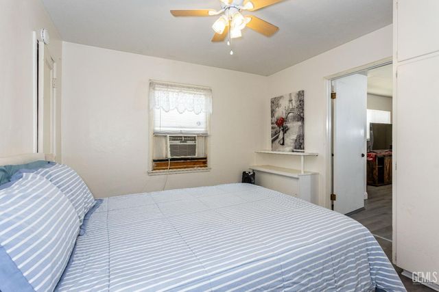 1100 Glade Street, Bakersfield, CA 93308