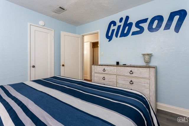 1100 Glade Street, Bakersfield, CA 93308