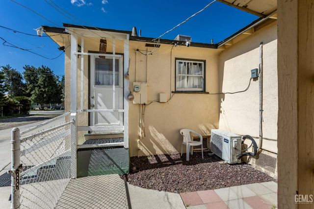 1100 Glade Street, Bakersfield, CA 93308