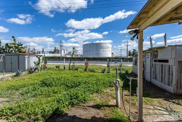 1100 Glade Street, Bakersfield, CA 93308