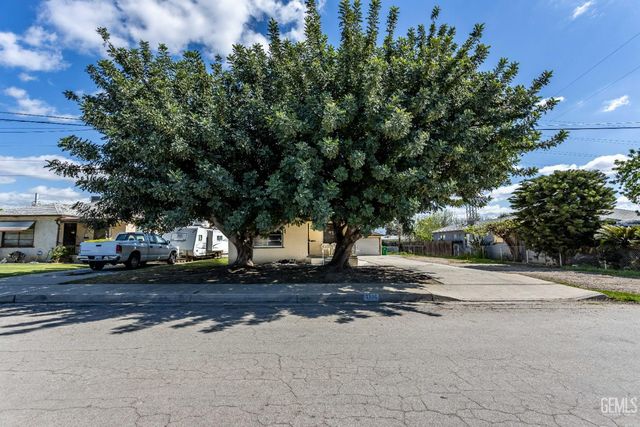 1100 Glade Street, Bakersfield, CA 93308