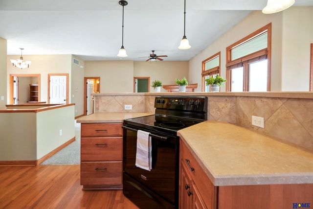 7746 Phares Drive, Lincoln, NE 68516