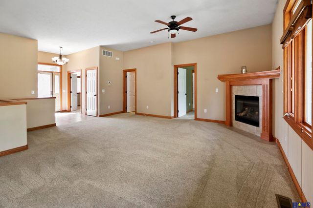 7746 Phares Drive, Lincoln, NE 68516