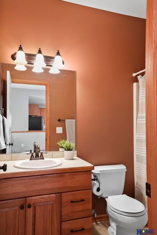 7746 Phares Drive, Lincoln, NE 68516