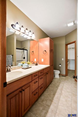 7746 Phares Drive, Lincoln, NE 68516