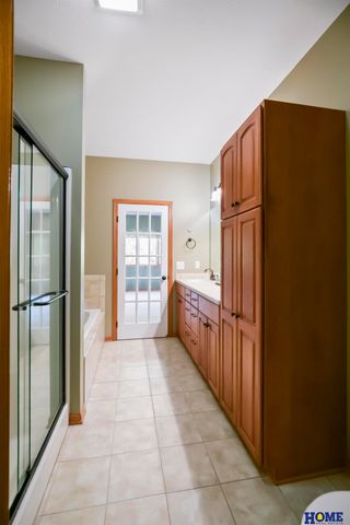 7746 Phares Drive, Lincoln, NE 68516